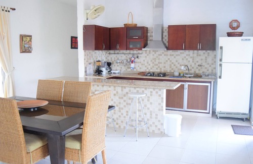Melgar House | Inviting House in Carmen de Apicalá with Pool and BBQ Area