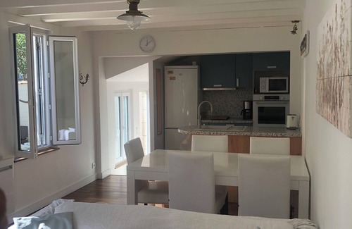 Pontaillac House | Beachside Retreat in Royan Pontaillac - 9.6/10 Rated