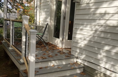 Brunswick Apartment | Cozy Intown Cottage with Ocean Views near Beaches & Hiking