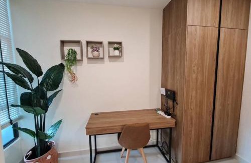 Batu Lintang Apartment | Inviting Kozi Square Studio with Pool and Ocean Views