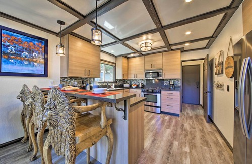 Lake Arrowhead Cottage | Inviting Lake Arrowhead Retreat with Bikes & Pet Amenities