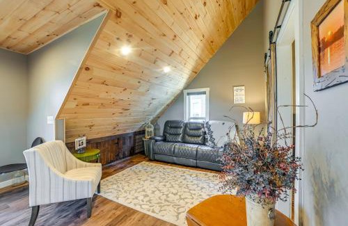 Olivehill Apartment | Idyllic Lakefront Apartment with Family-Friendly Features