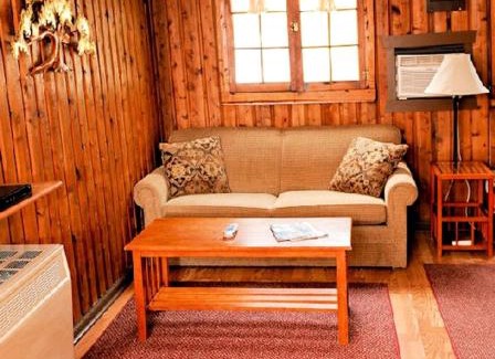 West Branch House | Lovely Lakefront Cabin Rental for Five Guests in West Branch, Michigan