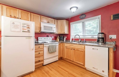 Friendship Cabin | Perfect Lakefront Getaway at Castle Rock Lake - 10/10 Rated