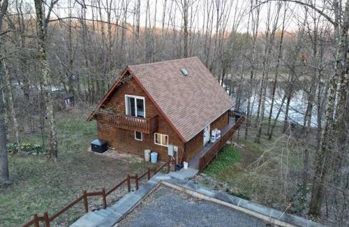 Liberty Ski Chalet | Inviting Liberty Chalet on the Waterfront, Pet-Friendly Retreat