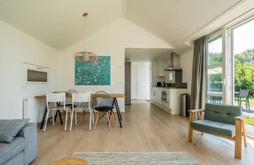 Westenschouwen House | Bright Chalet with Cozy Living Room & Dining Kitchen
