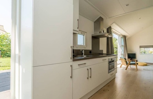 Westenschouwen House | Bright Chalet with Cozy Living Room & Dining Kitchen