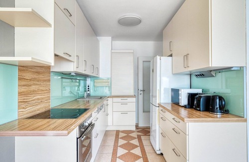 Meidling Apartment | Modern Meidling 2BR with Elevator & Balcony Near U6