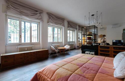 Guastalla Apartment | Experience Milano: Elegant Loft with Terrace in Porta Romana