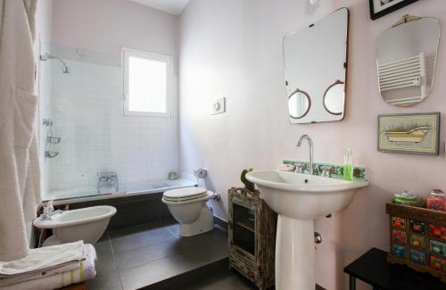 Guastalla Apartment | Experience Milano: Elegant Loft with Terrace in Porta Romana