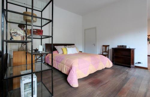 Guastalla Apartment | Experience Milano: Elegant Loft with Terrace in Porta Romana