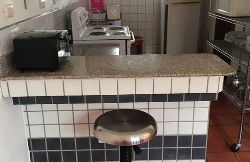 Copan Ruinas House | Modern 2 Bdrm Townhouse with Spa & Kitchen Amenities