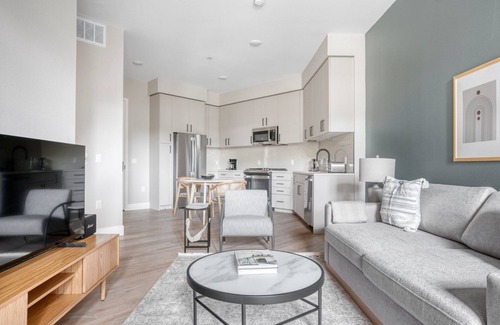 Sunnyvale West Apartment | Inviting 1BR Mountain View Retreat with Pool & Gym