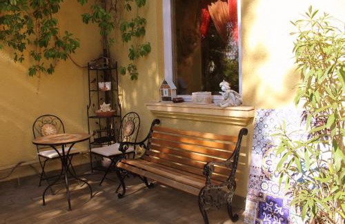 Dunakeszi Apartment | Cozy Nest with Ocean View near Budapest, Rated 9/10