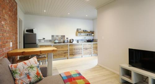 Cape Saint Francis Apartment | Modern Flat with Ocean View Near Beach and Restaurants