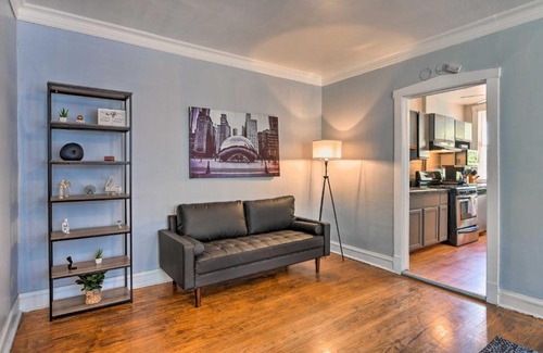Oak Park Apartment | Convenient Oak Park Apartment - Accessible & Family-Friendly
