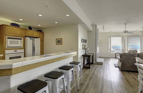 Downtown Condo | Seaside Escape: Ocean Front Condo with Incredible Views