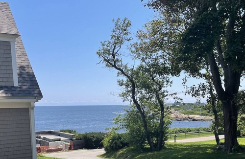 Rockport House | Lovely Oceanfront 4-Bedroom on Private Road