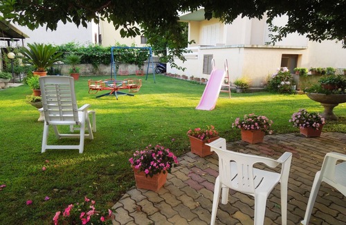 Girasole Apartment | Seaside Haven: One-Bedroom Apartment with Garden Access