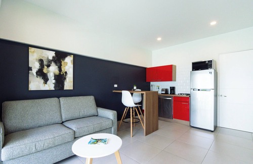 Koyari Apartment | Prime One Bedroom Apartment with Oceanfront Views