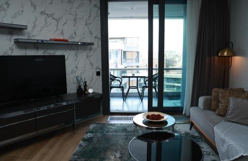 Bahcelievler Apartment | Premier Stay at Prime Residence - 4-Star with Pool & Spa