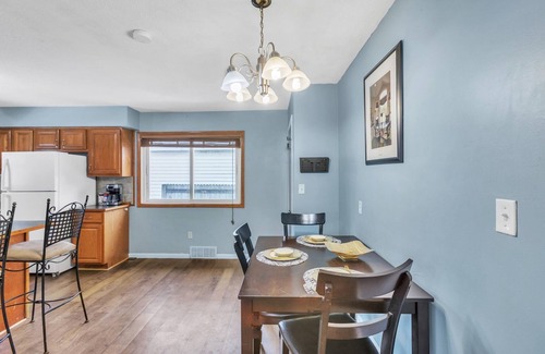 Wyoming House | Pet-Friendly Three-Bedroom Retreat in Urbandale