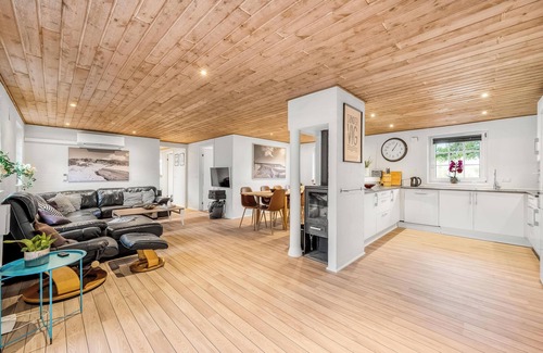 Klegod Cottage | Spacious 6 Bedroom Retreat in Ringkøbing with Pool & Spa