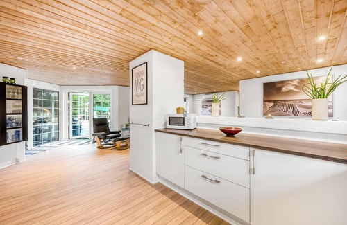 Klegod Cottage | Spacious 6 Bedroom Retreat in Ringkøbing with Pool & Spa