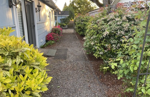Bethel-Danebo Apartment | Private Guest Suite with Hot Tub, Kitchenette & Grill