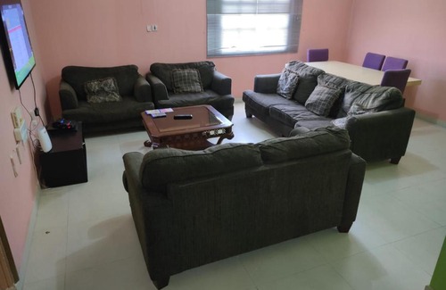 Al Wakrah House | Cozy Private Room with Shared Bathroom for Your Getaway