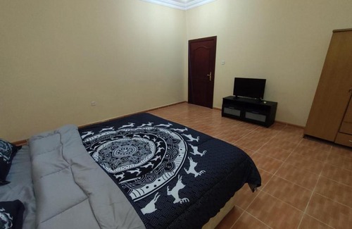 Al Wakrah House | Cozy Private Room with Shared Bathroom for Your Getaway