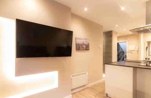 Soldeu Apartment | Serene Apartment Steps from Ski Runs, Rated 9/10