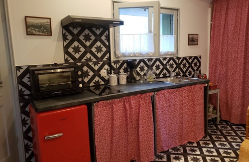 Camps-sur-l'Agly House | Cozy Studio Retreat with Pool and Spa Amenities