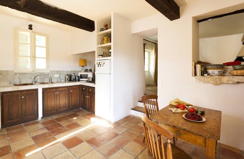 Goult House | Tranquil Provence House with Pool and Picturesque Gardens