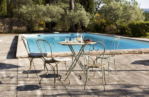 Goult House | Tranquil Provence House with Pool and Picturesque Gardens