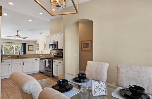 Thousand Oaks Villa | Exceptional 4-Bed Villa with Pool Table & Private Pool