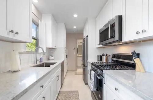 Paso Robles House | Charming Remodeled Home Steps from Downtown with Firepit