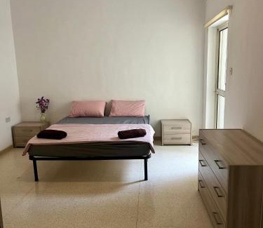 Tal-Ghoqod House | Cozy Room in Prime Location: Your Ideal Getaway