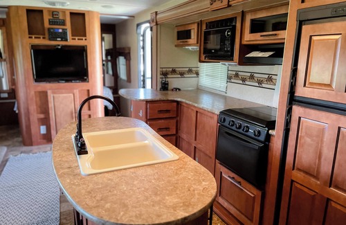 Stevensville House | Lovely RV with AC in charming Stevensville