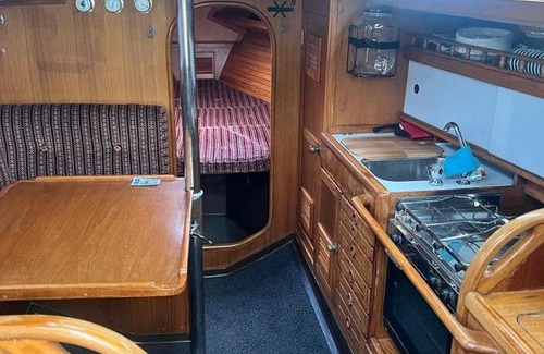 Kruununhaka Boat Rental | Cozy Sailingboat Room Steps from the City Center