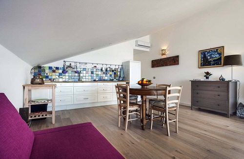 Taormina Apartment | Oceanfront Flat with Stunning Views and Perfect Rating