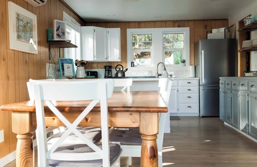 Anderson Island House | Idyllic Seaside Getaway with Private Beach & Ocean View