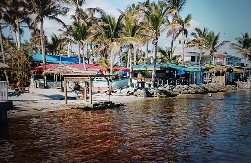 Sebastian Resort | Charming Sebastian Resort on Pt St Lucie River with Pool