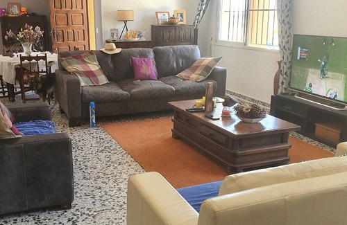 Lentiscar Villa | Inviting Six-Bed Villa with Private Pool and Garden in El Carmoli