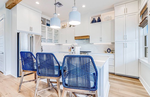 Port Aransas House | Tranquil Oceanfront Oasis: Golf, Pool & Beach Access