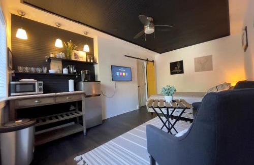 Colonialtown North House | Budget-Friendly Guesthouse in Mills 50 District