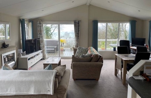 Bucks Cross Cabin | Scenic Lodge with Pool Overlooking the Atlantic Ocean