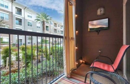 Astrodome Apartment | Cozy One-Bedroom Retreat Perfect for Families of Four