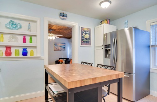 Gulfport Cottage | Cozy Gulfport Cottage - Steps from Beach and Town!