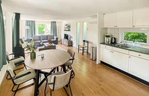 Krachtighuizen House | Unforgettable Getaway in a Pet-Friendly Vacation Home